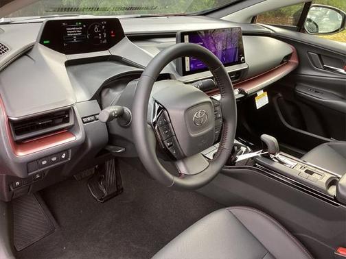 2025 Toyota Prius L