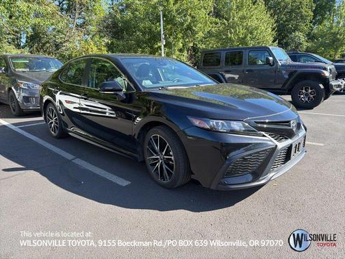 Midnight Black Metallic 2024 Toyota Camry SE