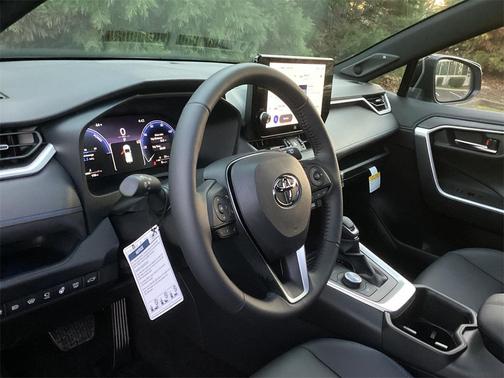 2025 Toyota RAV4 Hybrid SE