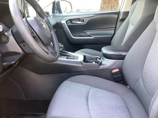 Silver Sky Metallic 2020 Toyota RAV4 XLE