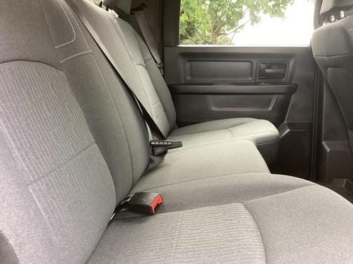 2024 RAM 3500 Tradesman Crew Cab 4x4 8' Box