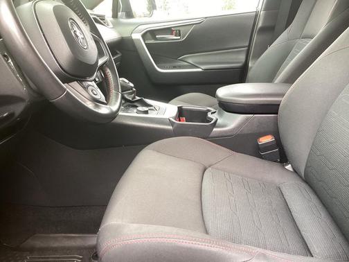 2024 Toyota RAV4 Prime SE