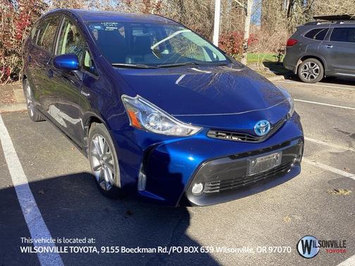 2015 Toyota Prius v Five