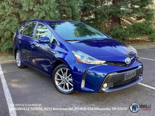 2015 Toyota Prius v Five