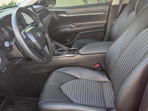 2024 Toyota Camry Hybrid SE