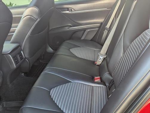 2024 Toyota Camry Hybrid SE