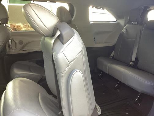 2023 Toyota Sienna Limited 7-Passenger