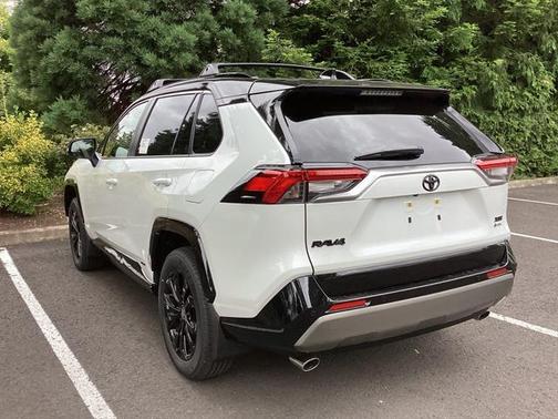 2025 Toyota RAV4 Hybrid SE