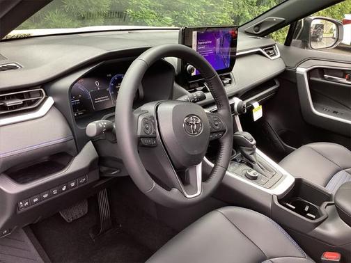 2025 Toyota RAV4 Hybrid SE