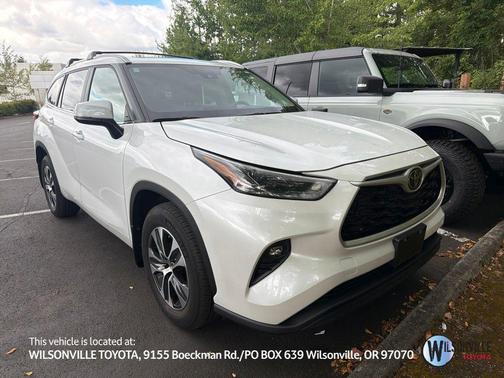 Wind Chill Pearl 2023 Toyota Highlander XLE