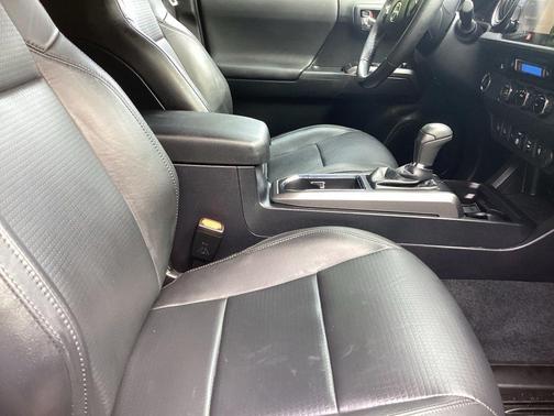 Barcelona Red Metallic 2018 Toyota Tacoma TRD Sport