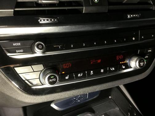 Photo 4 of 17 of 2019 BMW X3 xDrive30i