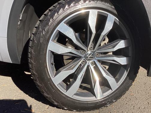 2020 Volkswagen Atlas Cross Sport 3.6L V6 SEL Premium R-Line