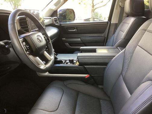 2024 Toyota Sequoia SR5