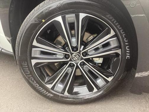 2024 Toyota bZ4X Limited