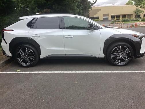 2024 Toyota bZ4X Limited