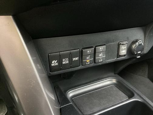 2018 Toyota RAV4 Hybrid SE