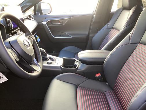 2025 Toyota RAV4 Hybrid SE