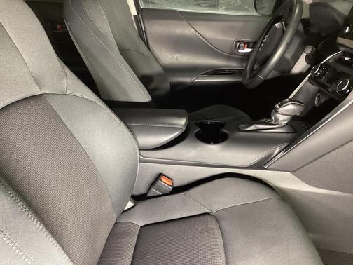 2024 Toyota Venza LE