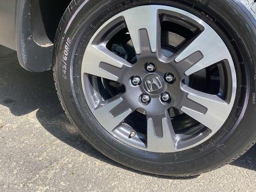 Modern Steel Metallic 2017 Honda Ridgeline RTL