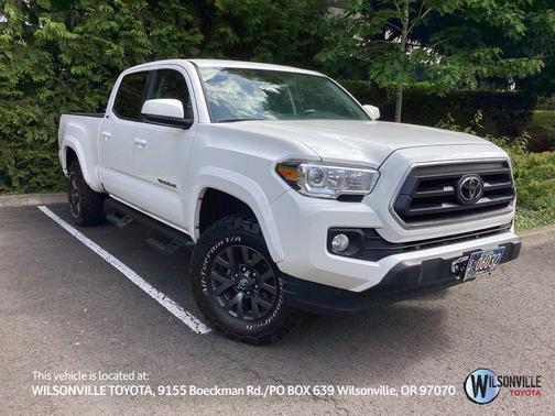 White 2022 Toyota Tacoma SR5