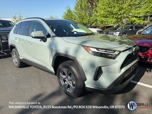 2022 Toyota RAV4 Hybrid XLE