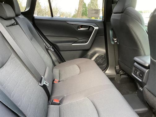 2024 Toyota RAV4 Prime SE