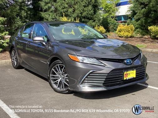 2023 Toyota Camry Hybrid XLE