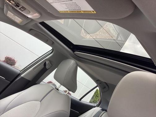 2023 Toyota Camry Hybrid XLE