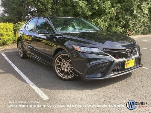 Midnight Black Metallic 2024 Toyota Camry SE