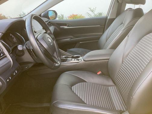 Midnight Black Metallic 2024 Toyota Camry SE