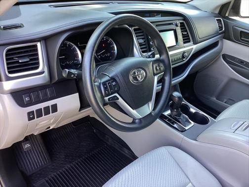 2018 Toyota Highlander LE