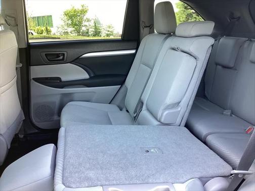 2018 Toyota Highlander LE