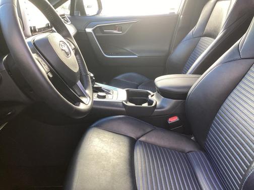 2019 Toyota RAV4 Hybrid SE