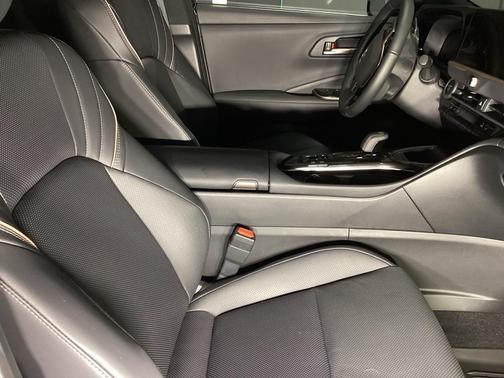 2025 Toyota Crown Signia XLE