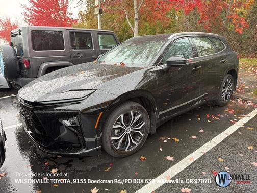 2025 Toyota Crown Signia XLE