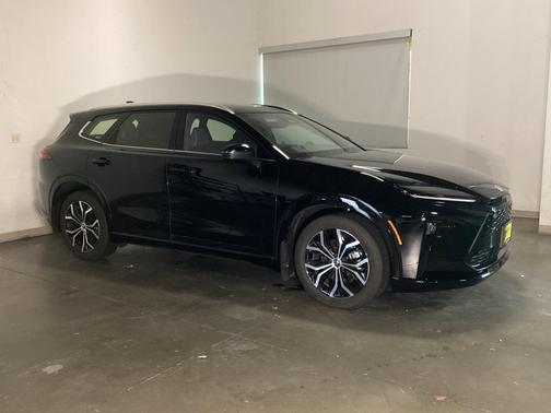 2025 Toyota Crown Signia XLE