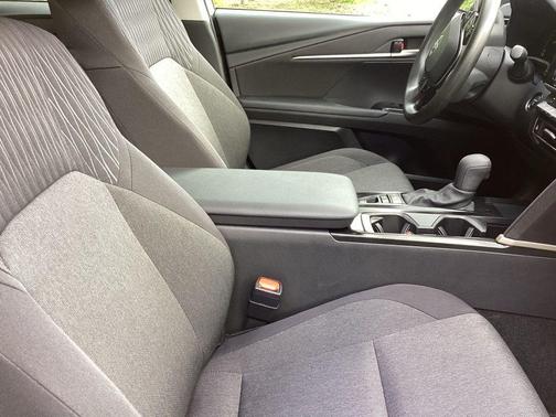 Ice Cap 2025 Toyota Camry LE