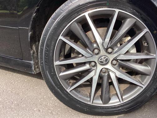 Midnight Black Metallic 2022 Toyota Camry XLE