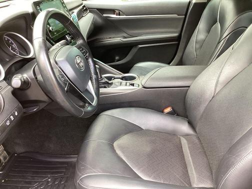 Midnight Black Metallic 2022 Toyota Camry XLE