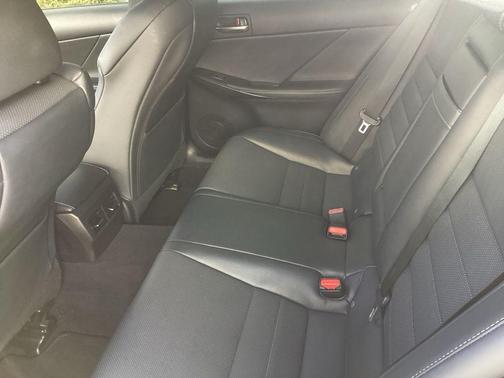 Iridium 2021 Lexus IS 350 Base