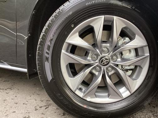 2025 Toyota Sienna XLE 7 Passenger