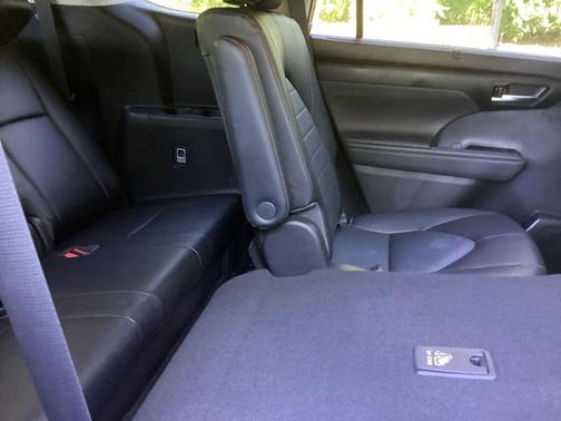 Ruby Flare Pearl 2022 Toyota Highlander XLE