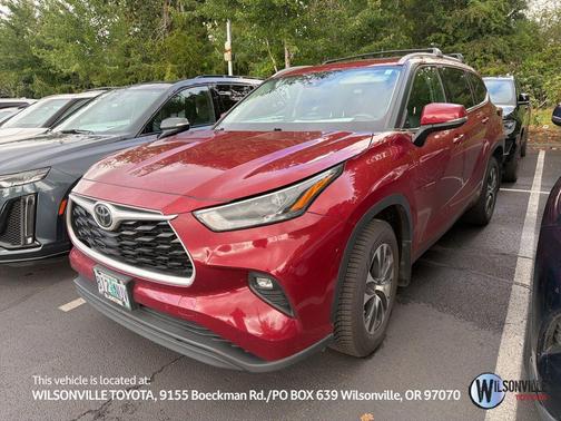 Ruby Flare Pearl 2022 Toyota Highlander XLE