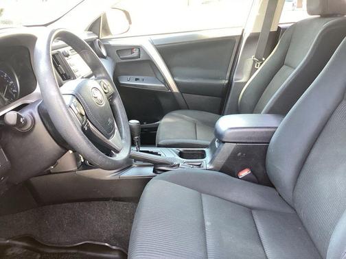 Ruby Flare Pearl 2018 Toyota RAV4 LE