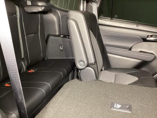 2026 Toyota Highlander XSE