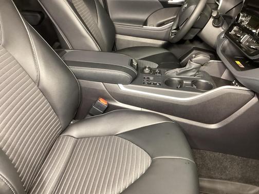 2026 Toyota Highlander XSE