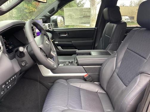 2025 Toyota Tundra Hybrid Platinum
