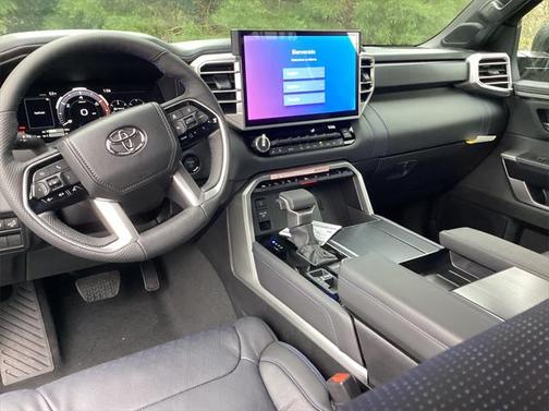 2025 Toyota Tundra Hybrid Platinum