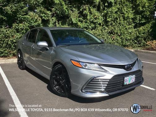 Celestial Silver Metallic 2023 Toyota Camry XLE